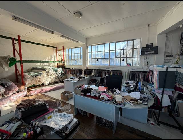 117M² BUILDING TO LET IN OBSERVATORY